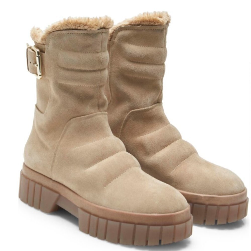Free People Fable Faux Fur lined Boot nwot